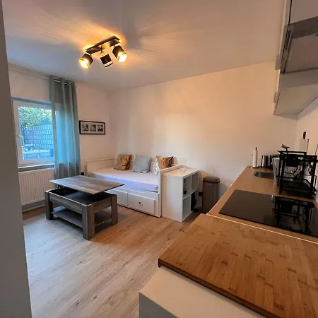 Ferienzimmer Schluter Homestay Neulussheim